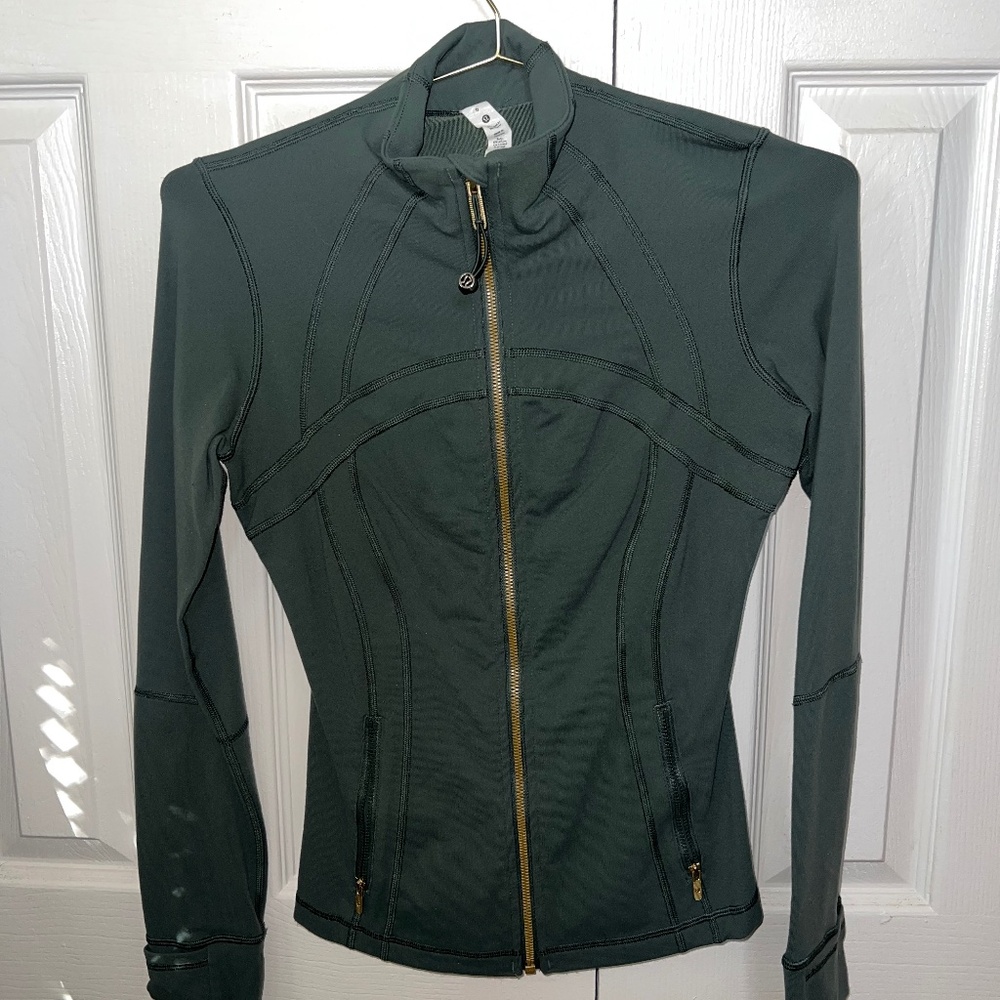 Lululemon define jacket (not cropped) SZ 6